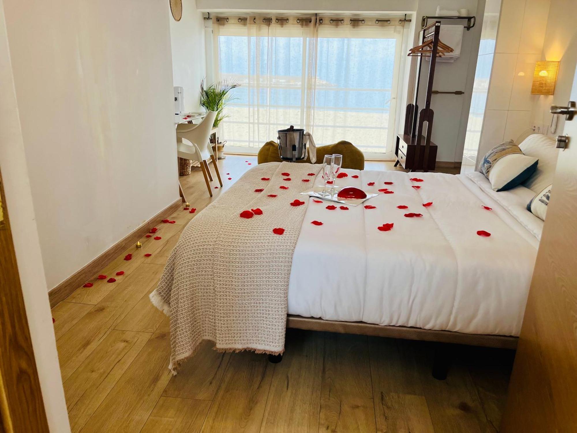 Hostal Playa Dreams Nautico Adults Гарруча Экстерьер фото